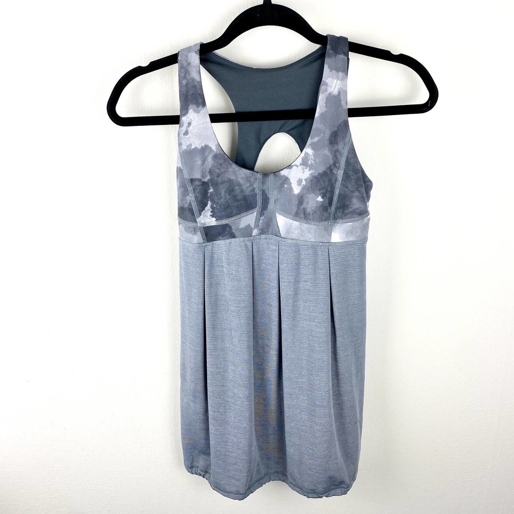 Lululemon Gray Tinted Canvas Cloud Run Your Heart Out Tank Size 6 EUC